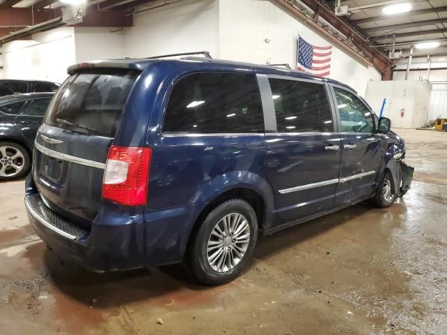 2013 Chrysler Town & Country Touring L