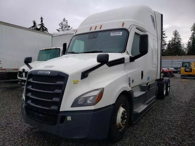 2020 Freightliner Cascadia 126