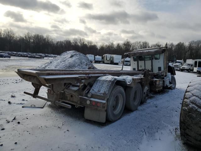 2019 Kenworth Construction T880