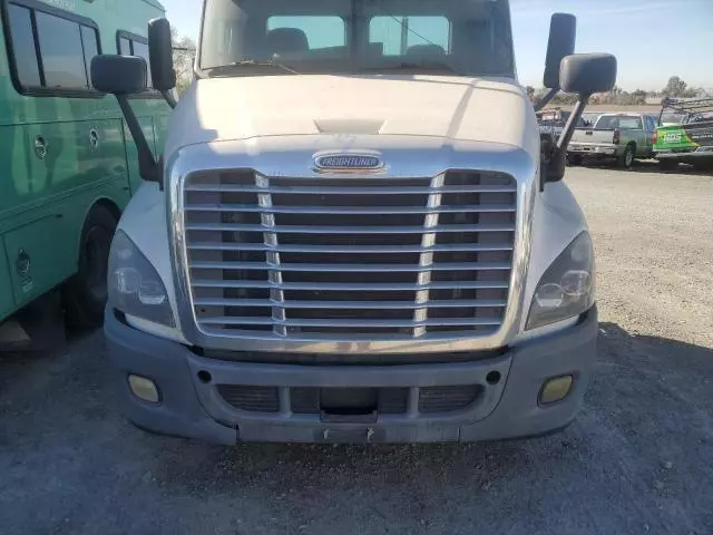 2012 Freightliner Cascadia 125