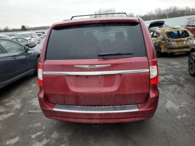 2013 Chrysler Town & Country Touring L