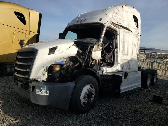 2022 Freightliner Cascadia 126