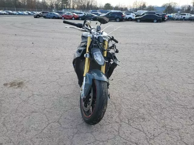 2018 BMW S 1000 R