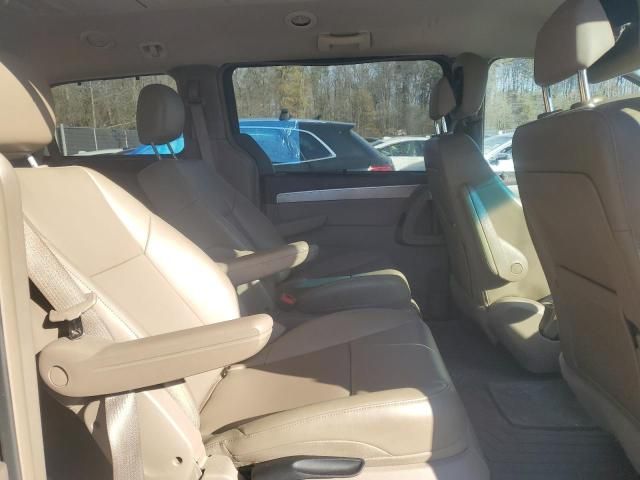 2012 Volkswagen Routan SE