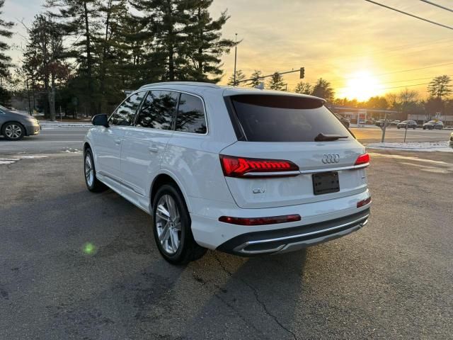 2020 Audi Q7 Premium Plus