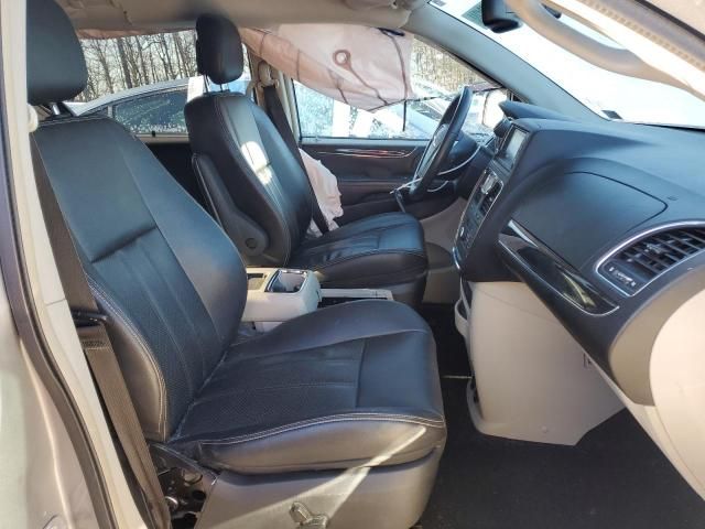 2014 Chrysler Town & Country Touring L