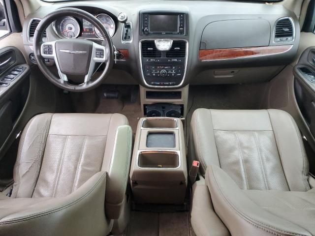 2014 Chrysler Town & Country Touring L