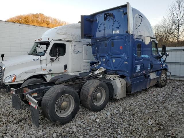 2016 Freightliner Cascadia 125