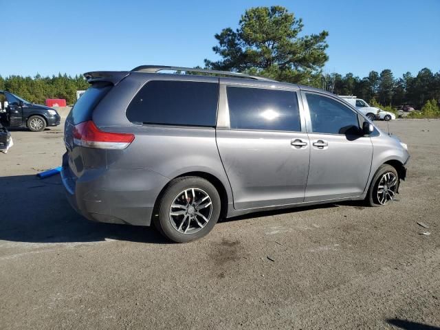 2012 Toyota Sienna LE