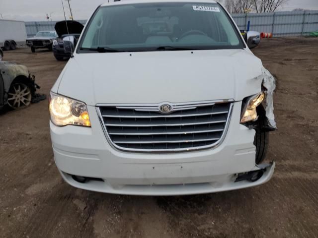 2010 Chrysler Town & Country Touring