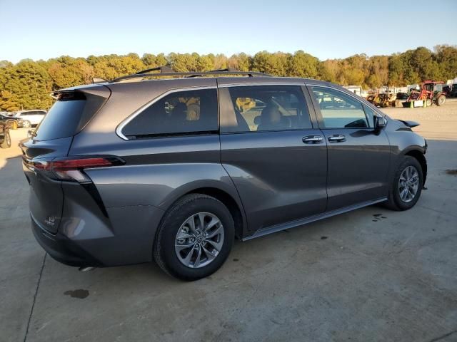 2022 Toyota Sienna XLE