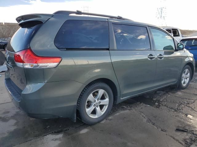 2013 Toyota Sienna LE