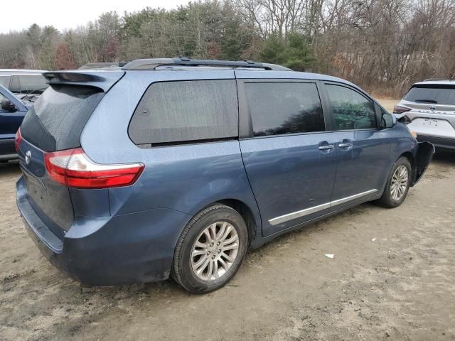 2017 Toyota Sienna XLE