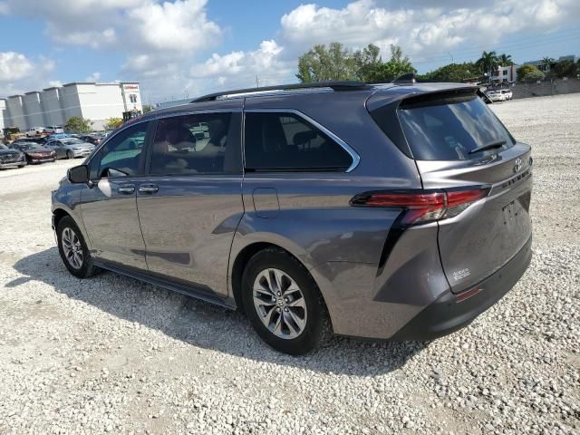 2021 Toyota Sienna XLE