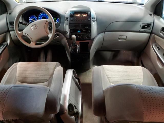 2009 Toyota Sienna CE