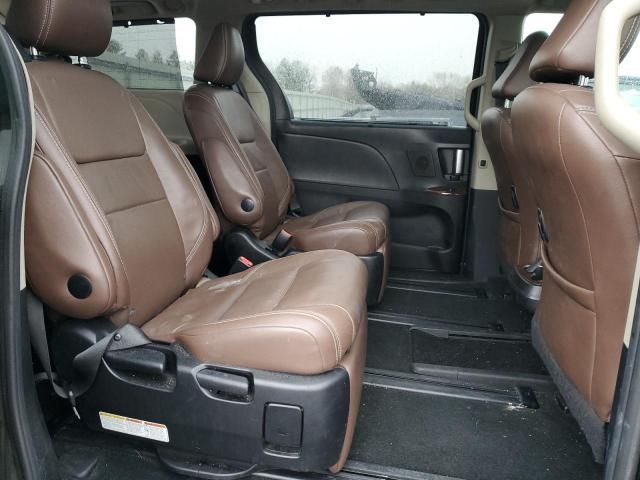 2017 Toyota Sienna XLE