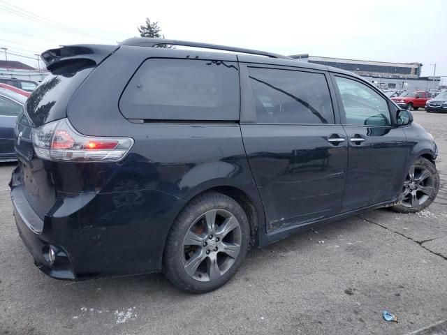 2015 Toyota Sienna Sport