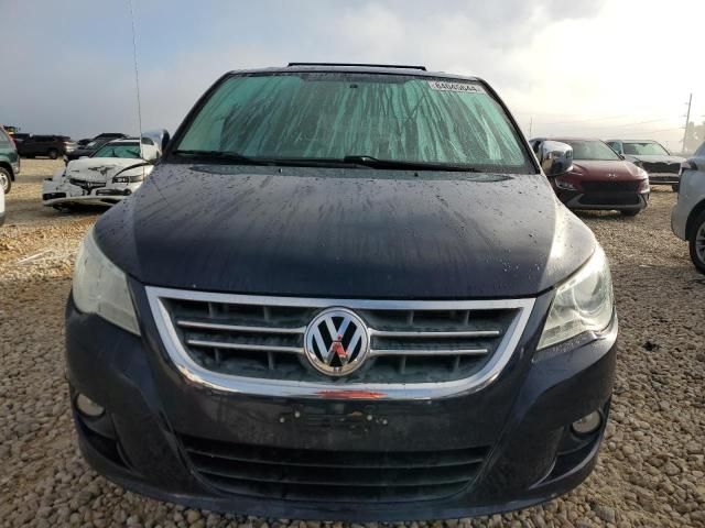 2014 Volkswagen Routan SEL Premium