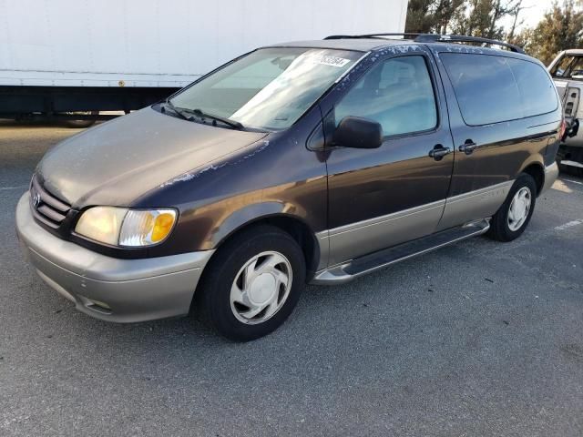 2002 Toyota Sienna LE