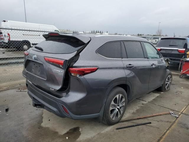 2022 Toyota Highlander Hybrid XLE