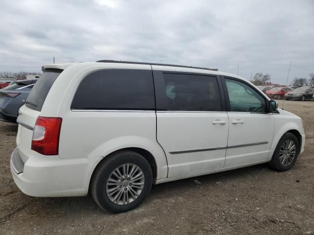 2013 Chrysler Town & Country Touring L