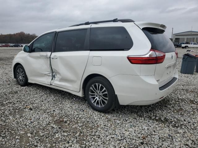 2018 Toyota Sienna XLE