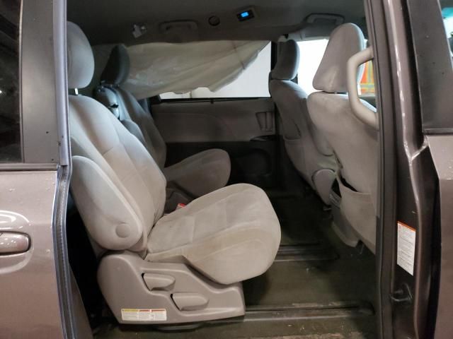 2015 Toyota Sienna LE