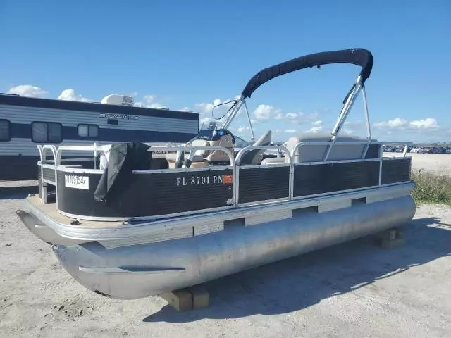 2013 Sun Tracker Fish Barge