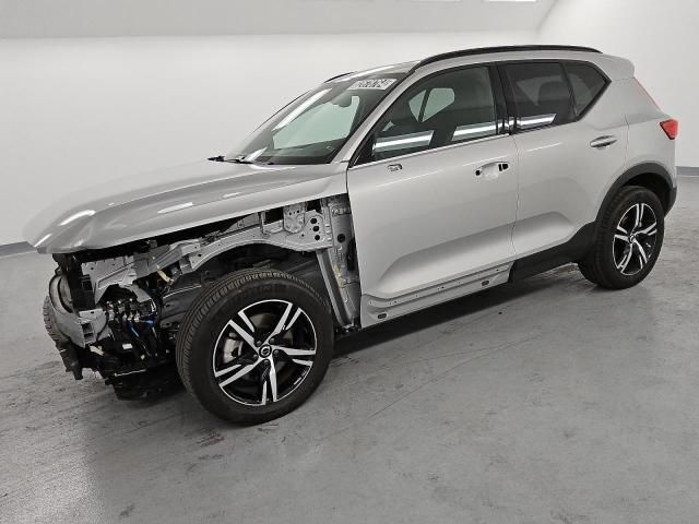 2024 Volvo XC40 Core