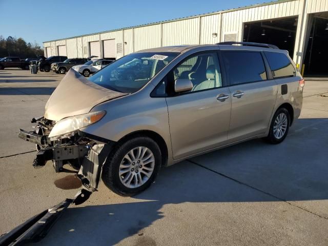 2011 Toyota Sienna XLE