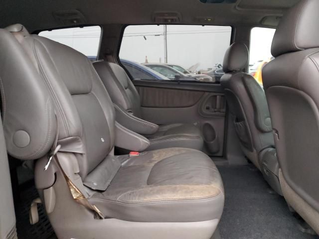 2005 Toyota Sienna XLE