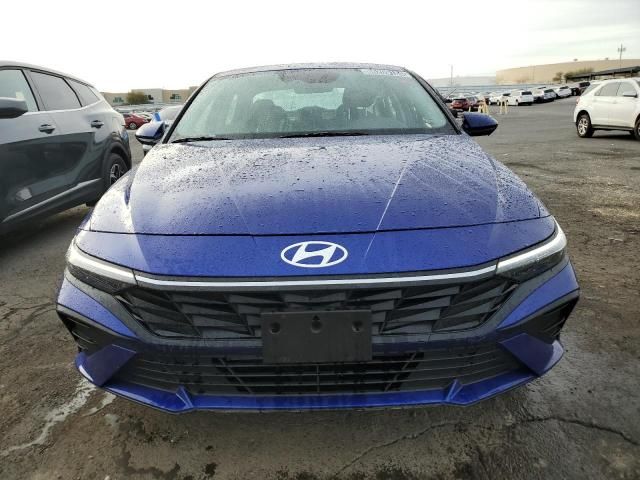 2024 Hyundai Elantra SE