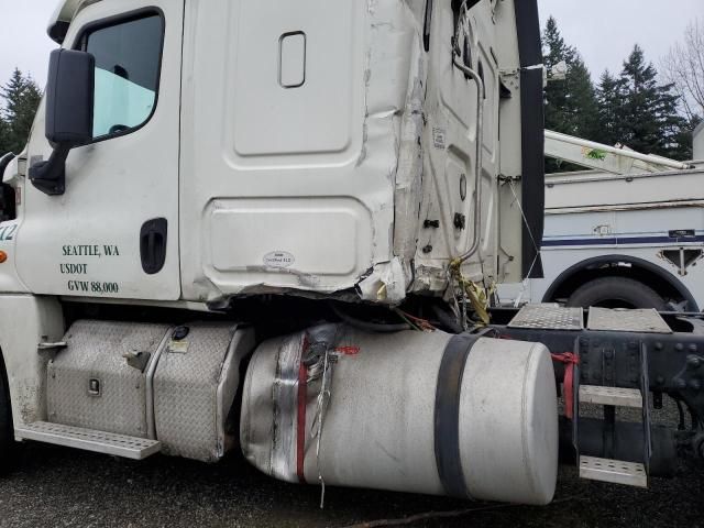 2017 Freightliner Cascadia 125