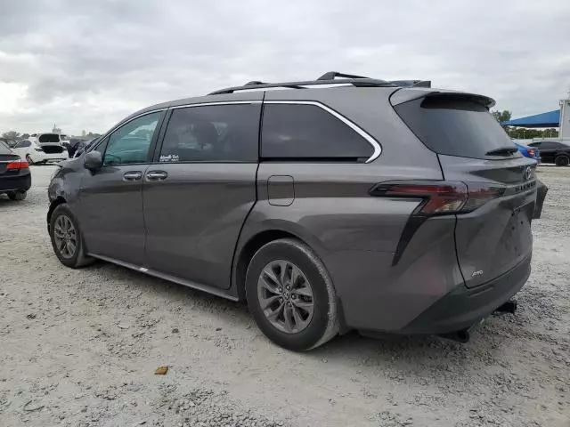 2023 Toyota Sienna XLE