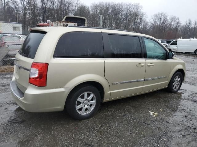 2011 Chrysler Town & Country Touring L