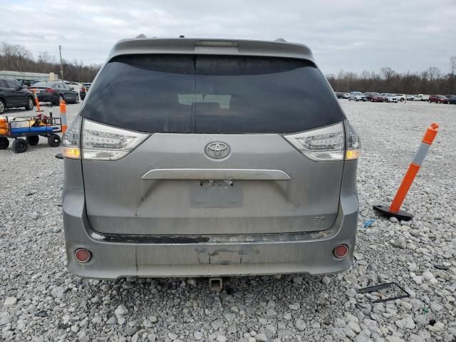 2016 Toyota Sienna SE