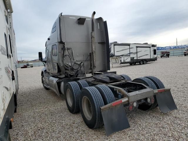 2012 Peterbilt 587