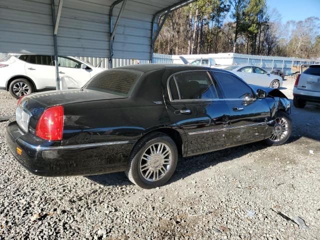 2006 Lincoln Town Car Signature Limited