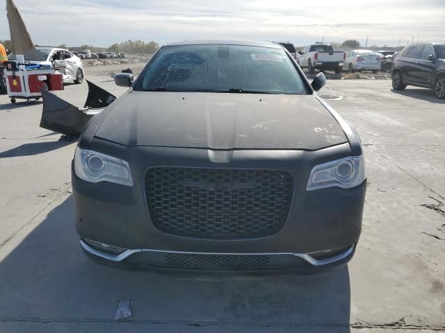 2018 Chrysler 300 Touring