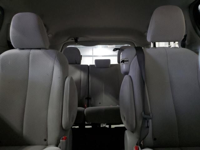 2013 Toyota Sienna LE