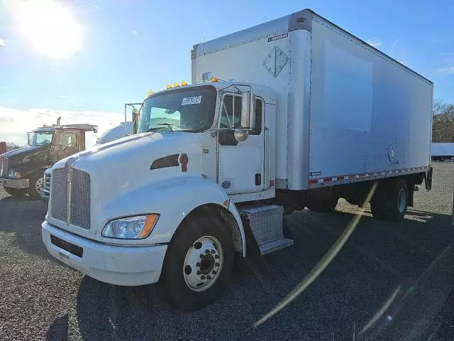 2016 Kenworth Construction T270