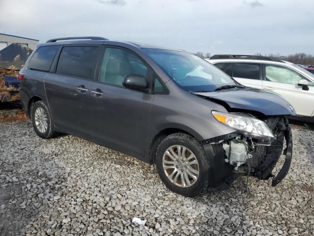 2016 Toyota Sienna XLE