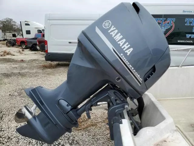 2004 Boston Whaler Boat W TRL