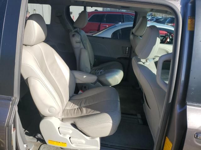 2014 Toyota Sienna XLE