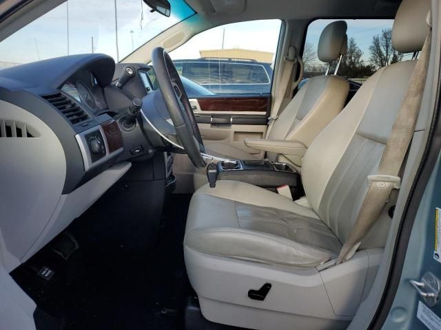 2010 Chrysler Town & Country Touring Plus