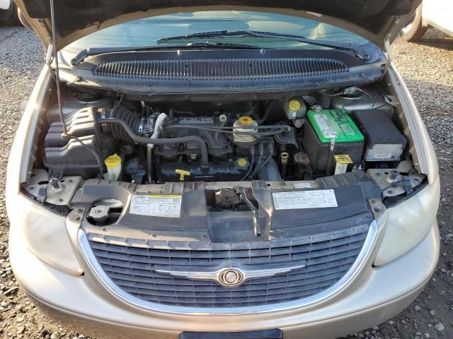 2004 Chrysler Town & Country LX