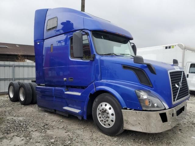 2013 Volvo VN VNL