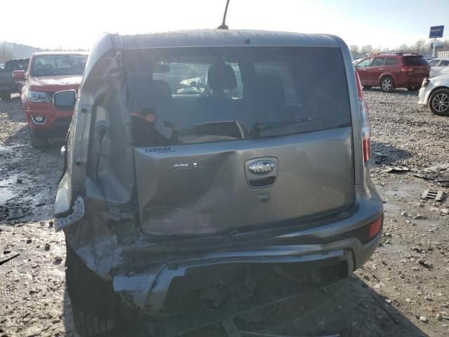 2013 KIA Soul +