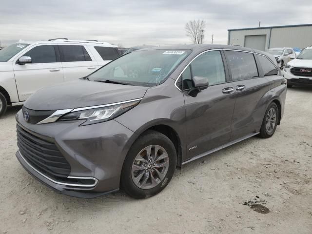 2021 Toyota Sienna LE