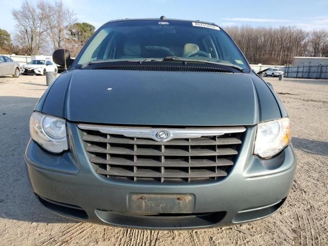 2005 Chrysler Town & Country Touring